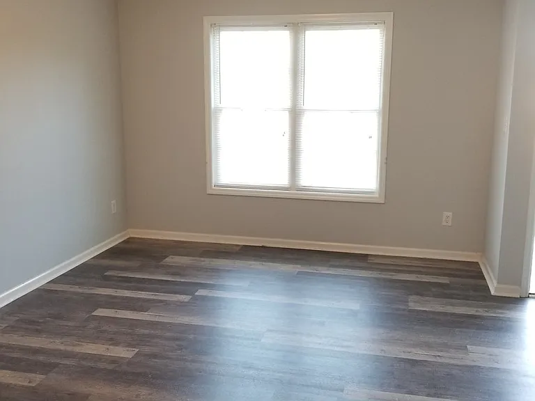 15 Coats Cir — Photo 3