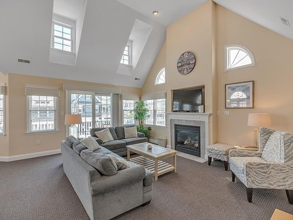 3rd image of 4322 Central Ave #2