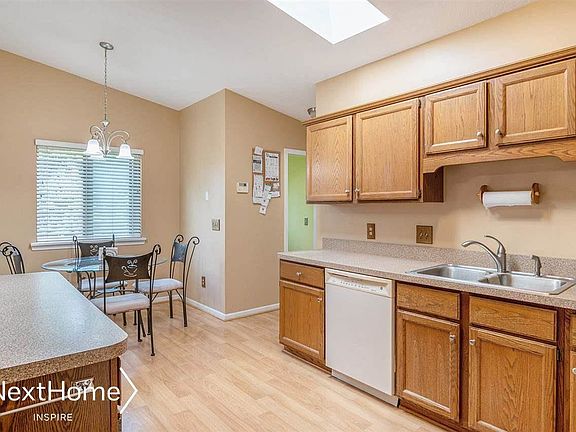 5th image of 5028 Rockwood Dr
