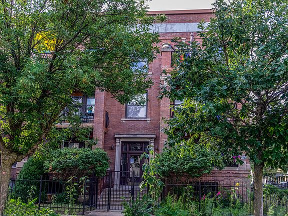 2nd image of 902 W Belle Plaine Ave #1