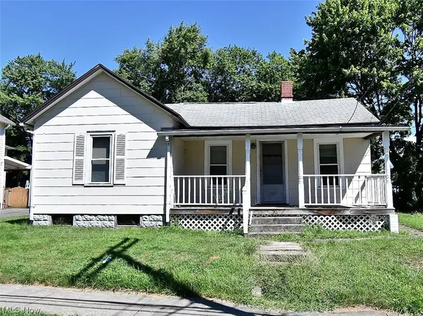 212 W 3rd St, Niles, OH 44446