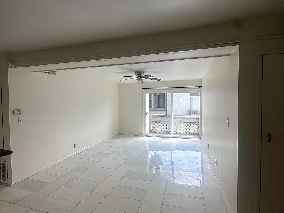 18620 Hatteras St #231