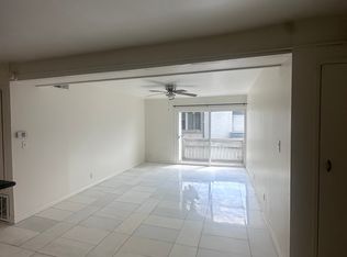 18620 Hatteras St Unit 231, Tarzana, CA 91356