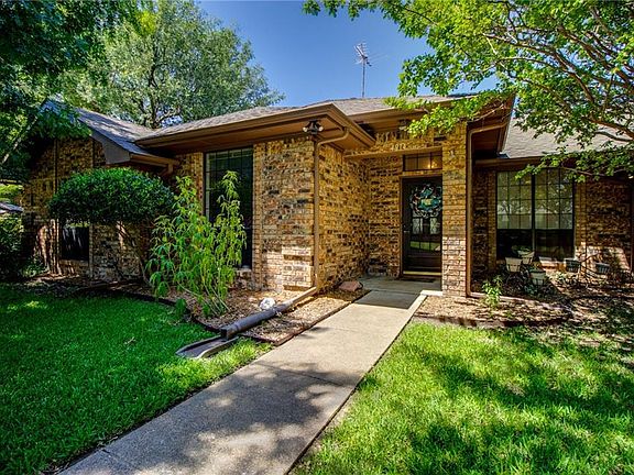 3rd image of 4914 Berkeley Ct