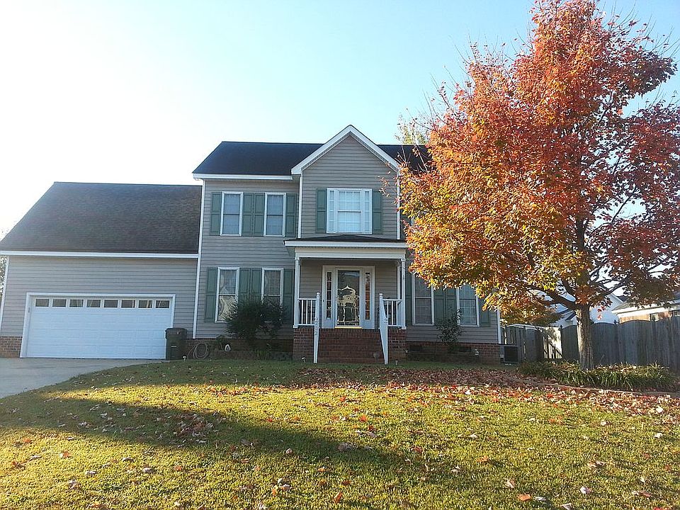 2nd image of 202 Pin Oak Ct