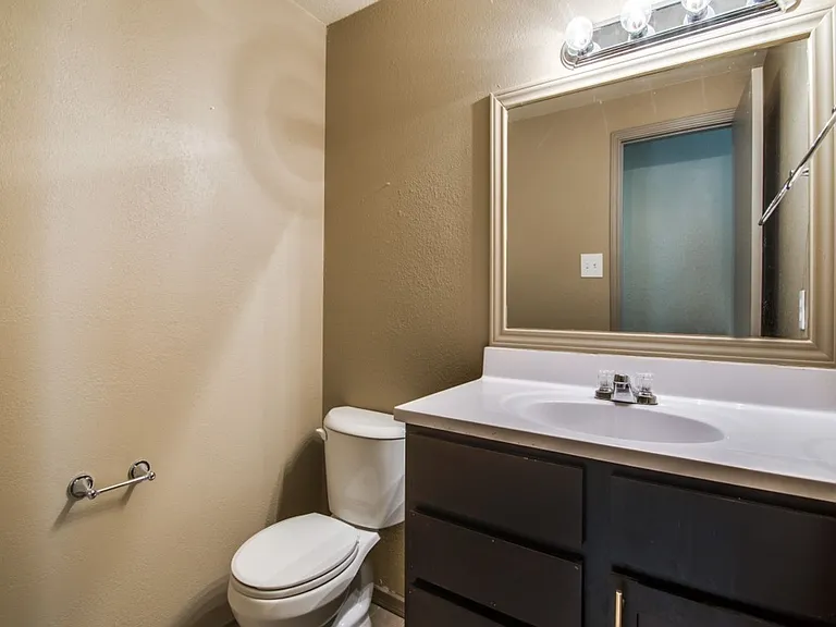 7716-7718 Sable Ln — Photo 21