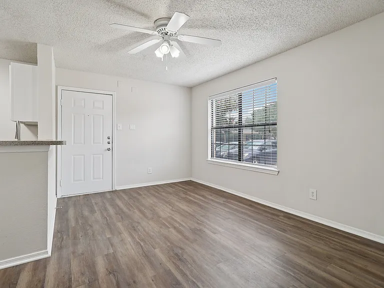 A1 Livingroom corner