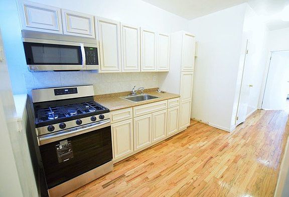 2nd image of 463 17th St #230