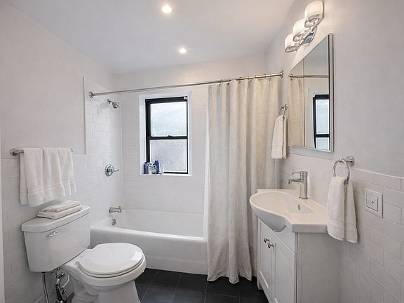 4th image of 76 Carmine St APT 5A