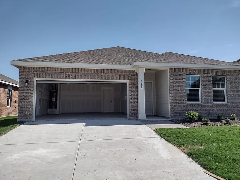 1565 Shadow Hawk Dr — Photo 1