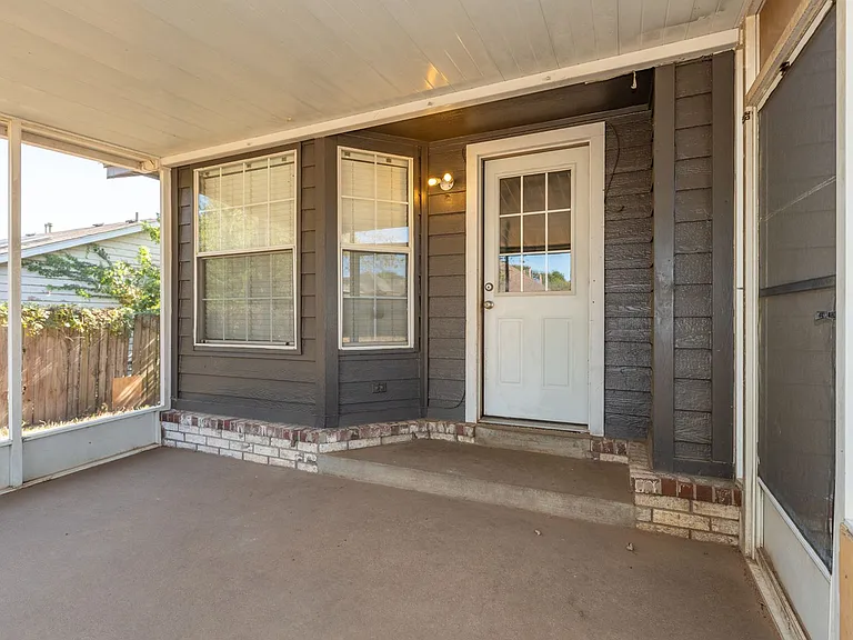 2412 W Natchez St — Photo 30
