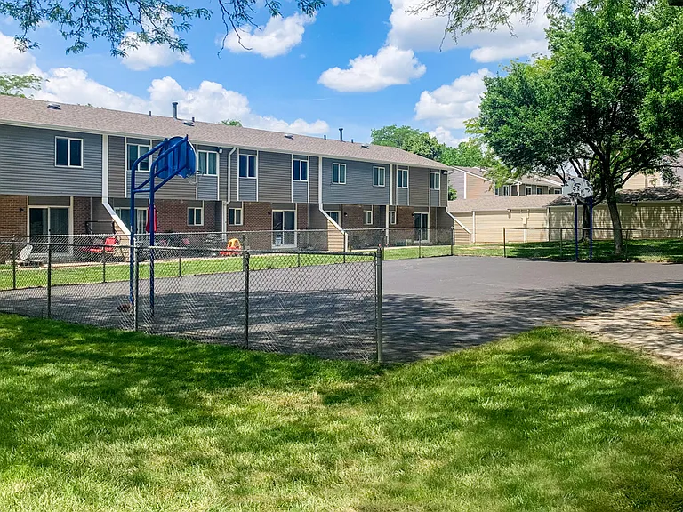 Sunset Ridge Townhomes — Photo 8