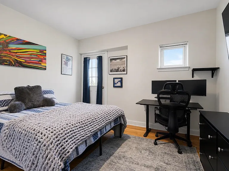 218 Jackson St #7 — Photo 6