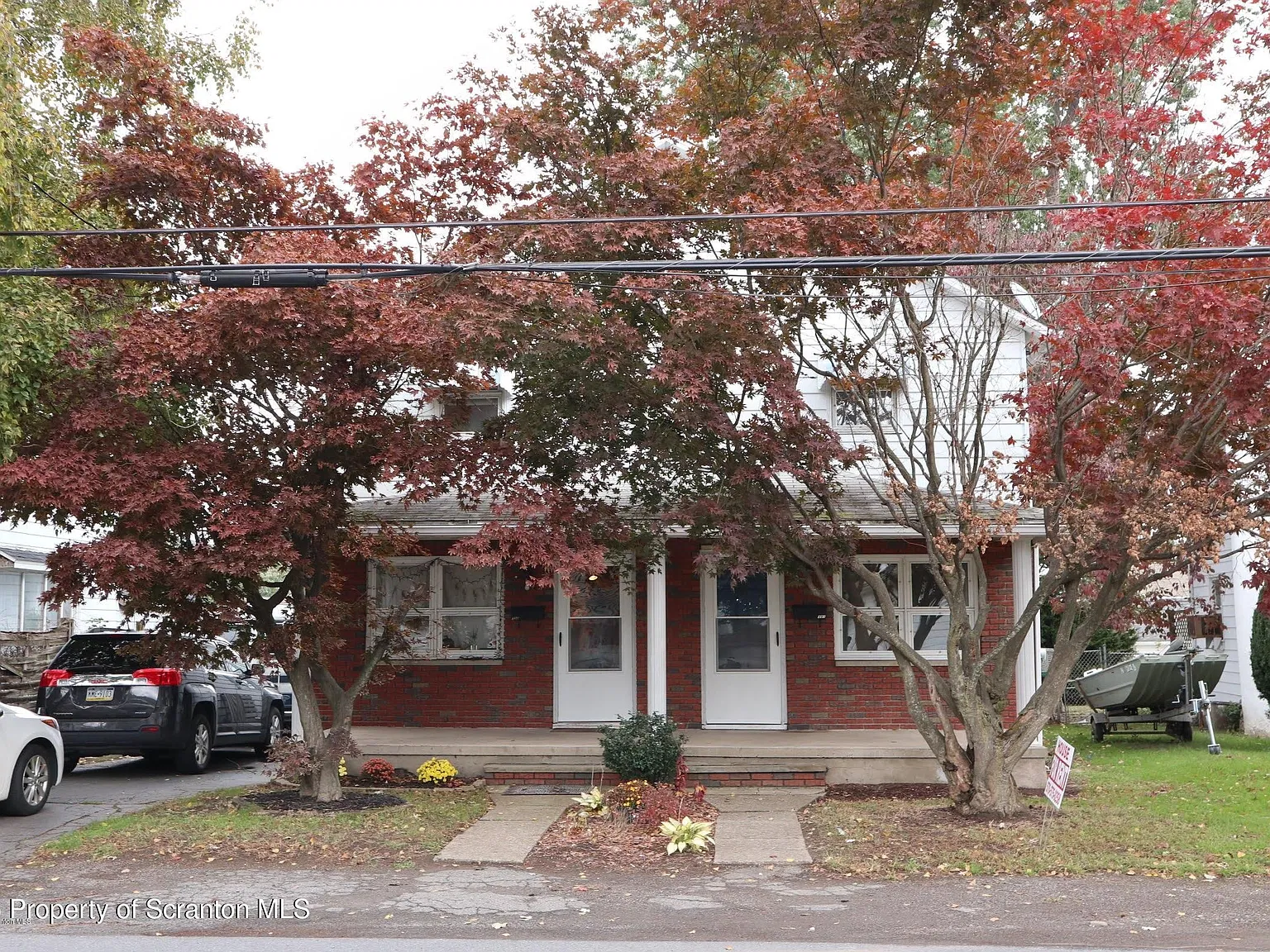 2 bed, 1.0 bath, 1100 sqft, $1,400 — Photo 2