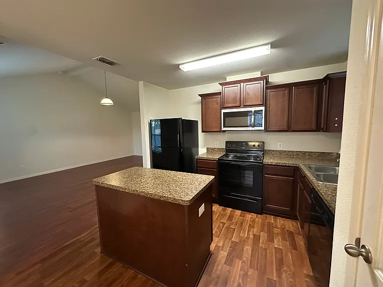 1818 Clegg St — Photo 12