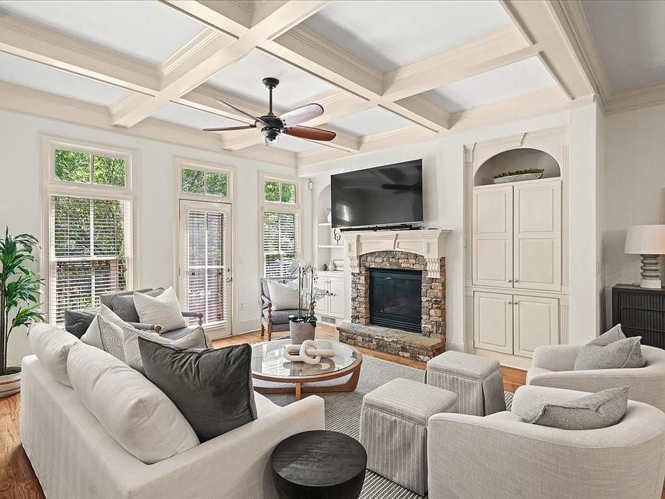 1st image of 3043 Stone Gate Dr NE