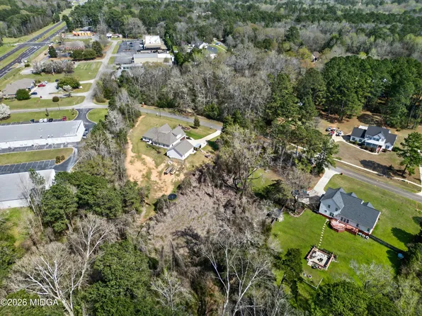 128 Clinton Crossing Dr, Gray, GA 31032