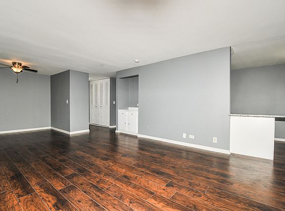 5th image of 5450 Astor Ln APT 213