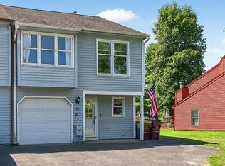 25 Westchester Dr, Clifton Park, NY 12065