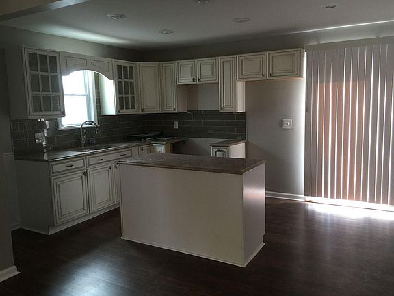 4th image of 23116 Socia St