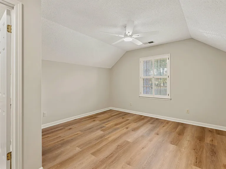 8604 Sandpoint Dr — Photo 19