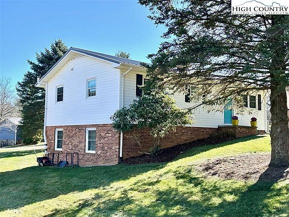 3rd image of 411 Poplar Avenue