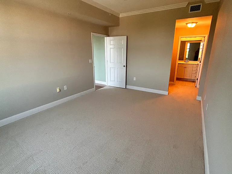 300 W 5th St #718 — Photo 8