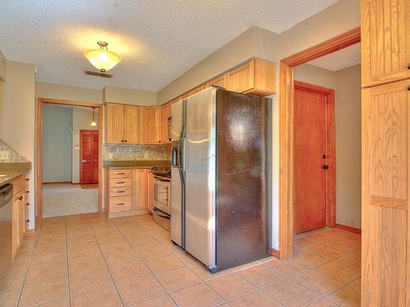 3rd image of 836 Cedar Knoll Dr N