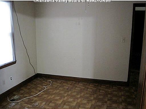 4th image of 2924 Chesterfield Ave