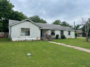 310 W Angeline St, Groesbeck, TX 76642