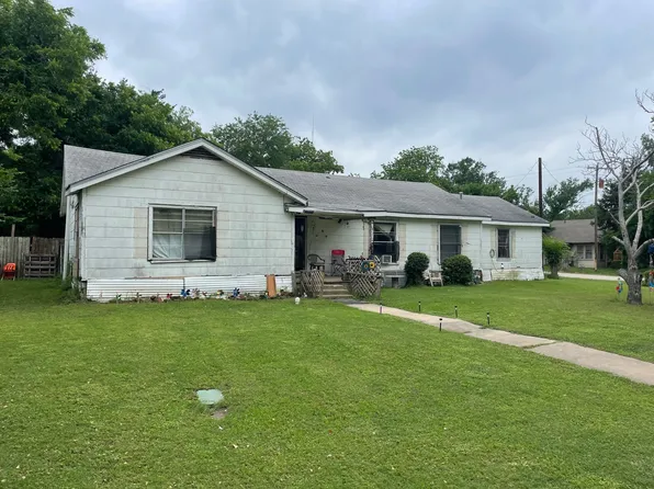 310 W Angeline St, Groesbeck, TX 76642