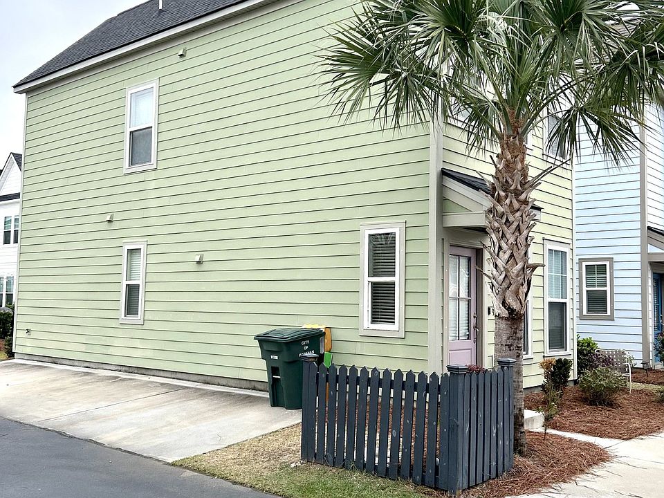 driveway with parking for 2 cars, additional on street parking available