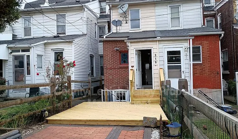 316 E Union Blvd — Photo 13