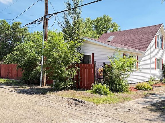 3rd image of 217 2nd AVENUE