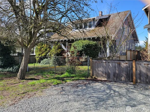 10041 40th Avenue SW, Seattle, WA 98146