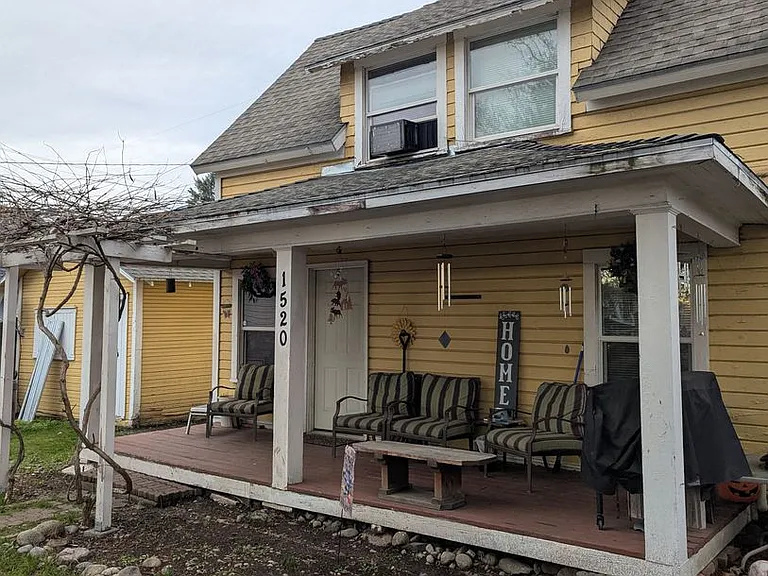 1520 W Indiana Ave — Photo 1