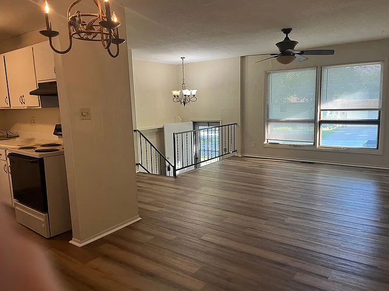 5113 SW 33rd St — Photo 3