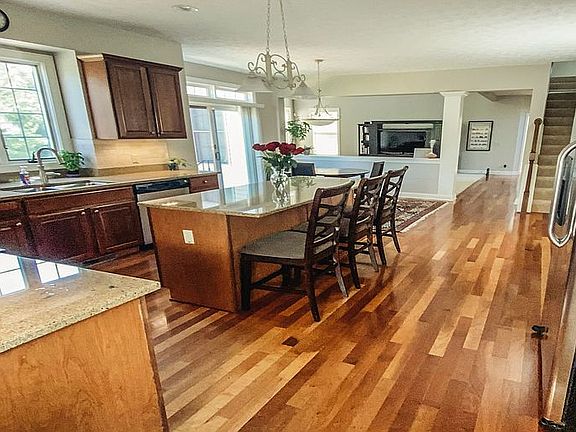 4th image of 20329 Donegal Ln