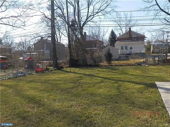 4th image of 604 W South Ave