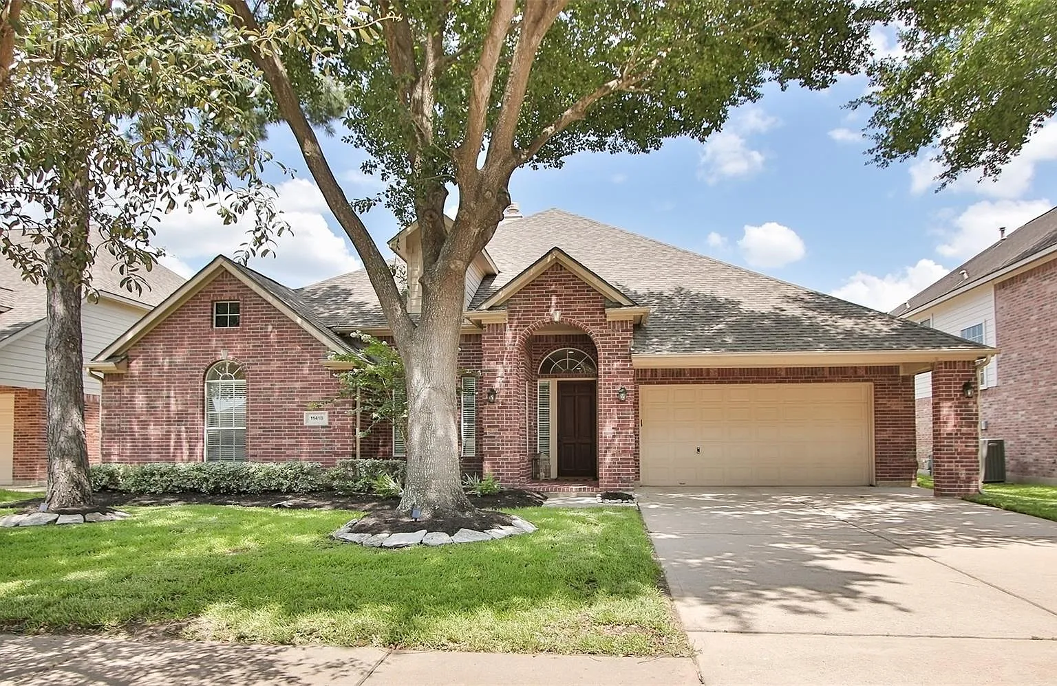 4 bed, 3.0 bath, 3106 sqft, $2,975 — Photo 3