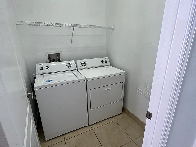 10411 Belfry Cir — Photo 24