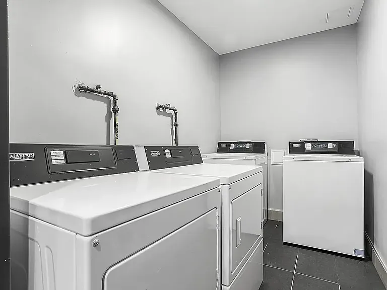 1896 De Kalb Ave #1A — Photo 9