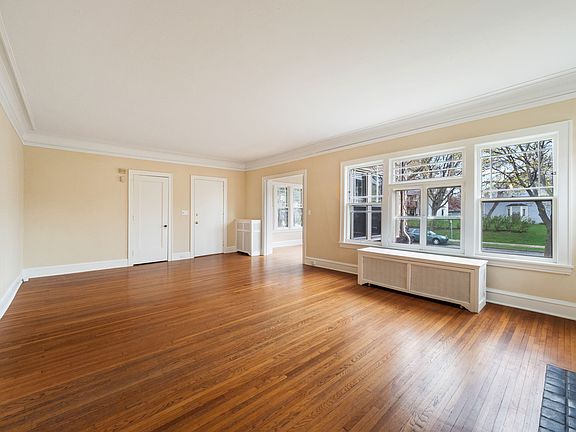 5th image of 2450 Blaisdell Ave #1