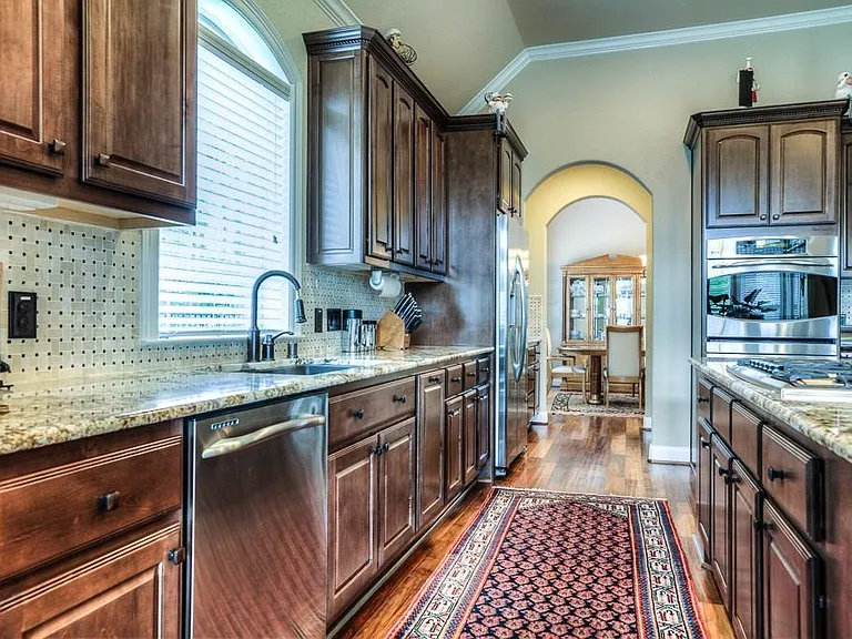 154 W Hullwood Ct — Photo 21