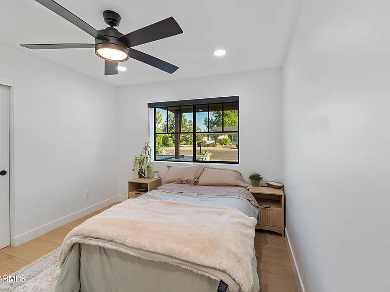 8614 E Highland Ave — Photo 34