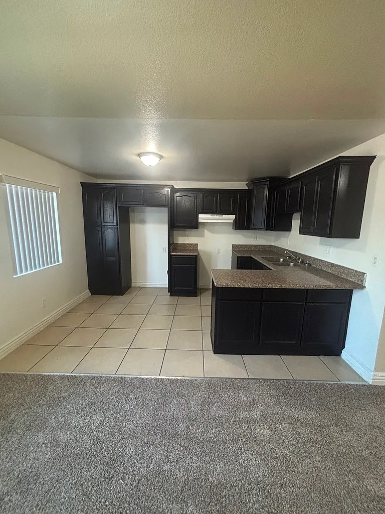 4 bed, 1275 sqft, $3,850 — Photo 3