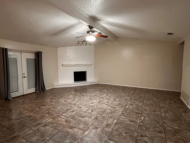 6408 Willow Springs Dr — Photo 13