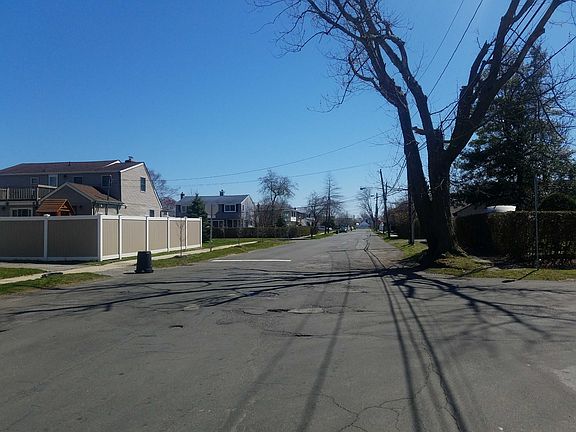 5th image of 10 Buchanan Ave