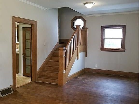 4th image of 187 Durston Ave