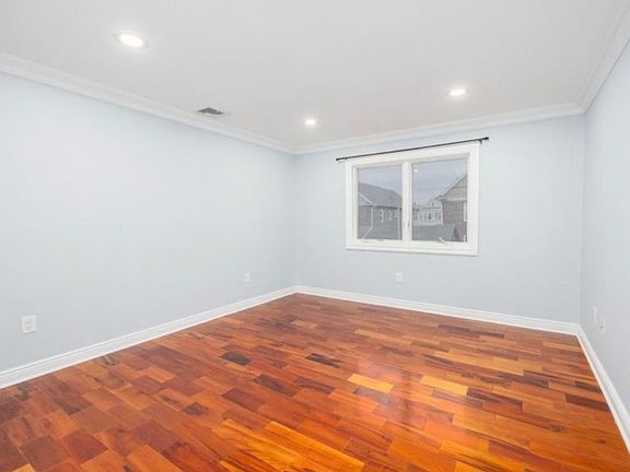 5th image of 71 Christie Ave Floor 1